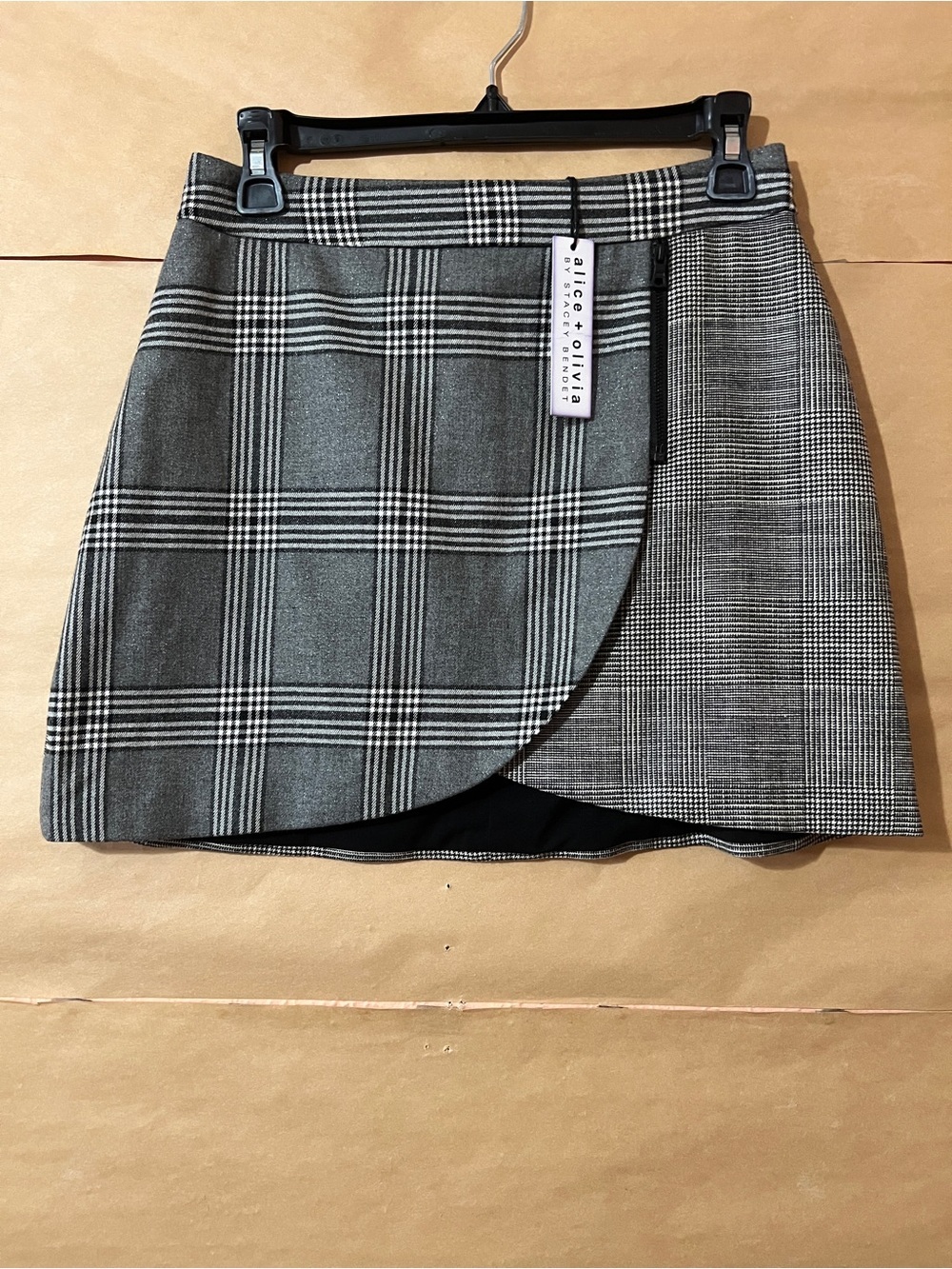 Alice & Olivia | NWT Lennon Side Zip Overlap Mini Skirt Asymmetric Plaid Size 4
